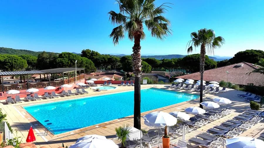 Investir dans un village vacances : comment ça marche et quelle rentabilité espérer en 2026 ?