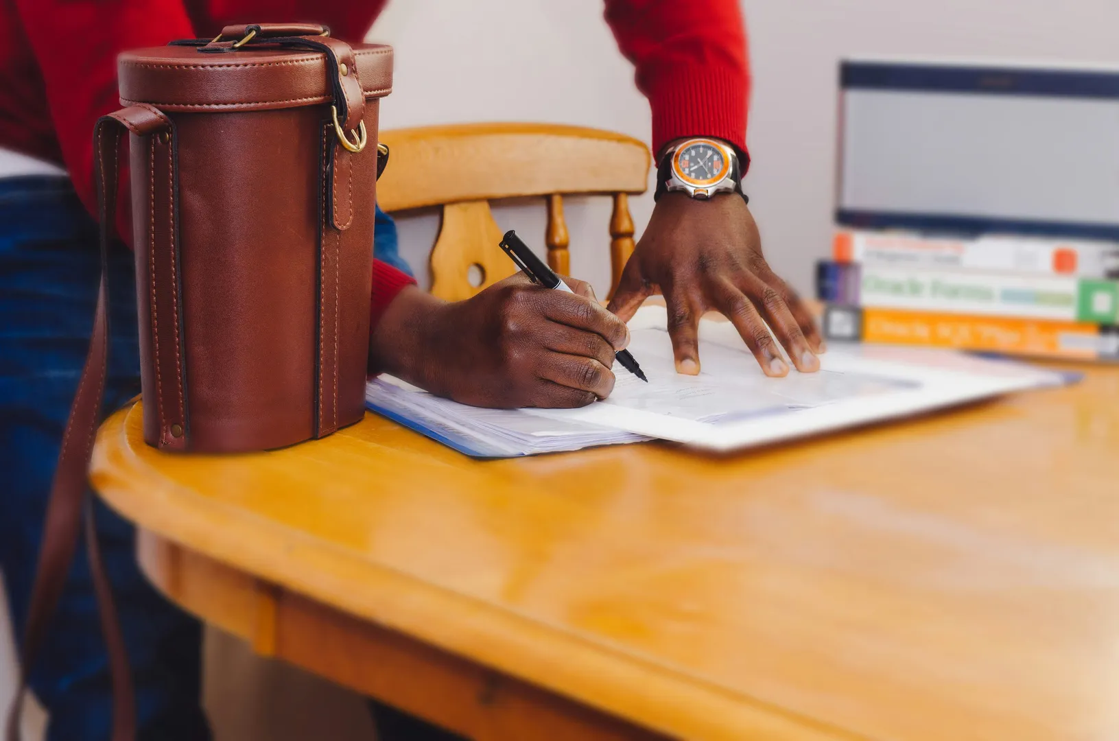 Investir à plusieurs dans le locatif : avantages, stratégies et pièges à éviter