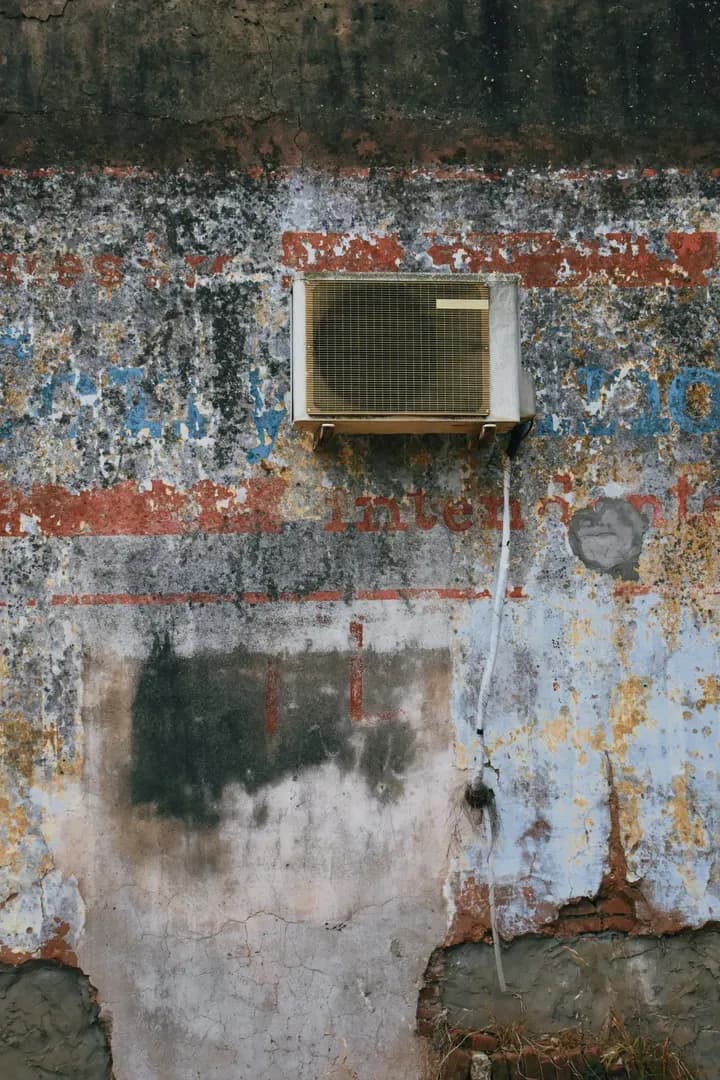 Immobilier et canicule : faut-il encore acheter dans l’ancien en 2025 ?