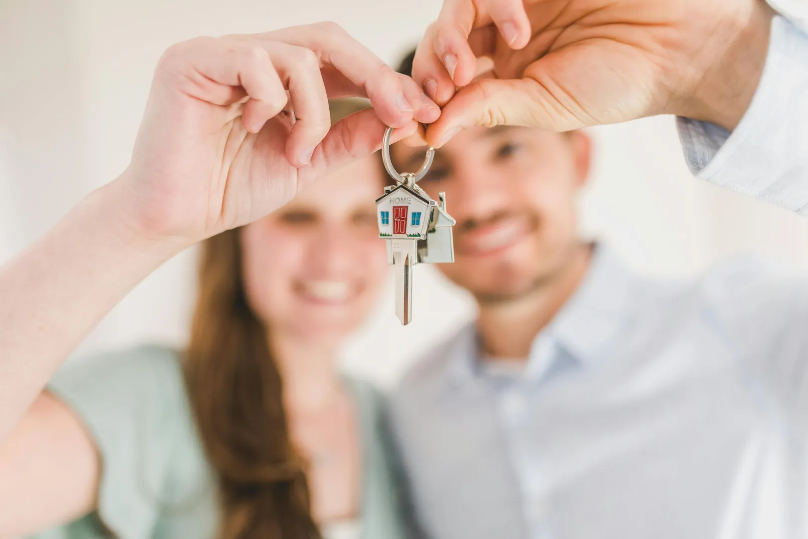 Comment investir dans l'immobilier quand on est jeune : conseils, astuces et clés du succès