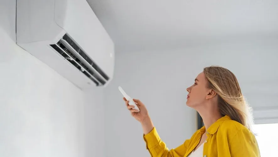 Canicule : comment faire voter l’installation de la clim en copropriété sans conflit ?